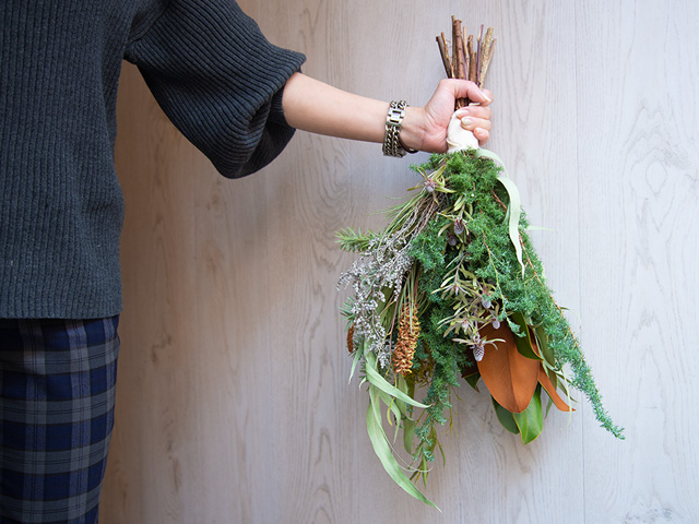 クリスマスギフト リース スワッグ Avant L Aube 福岡市天神 薬院の花屋 カフェバー フラワーショップ 花プレゼント ブライダルフラワー